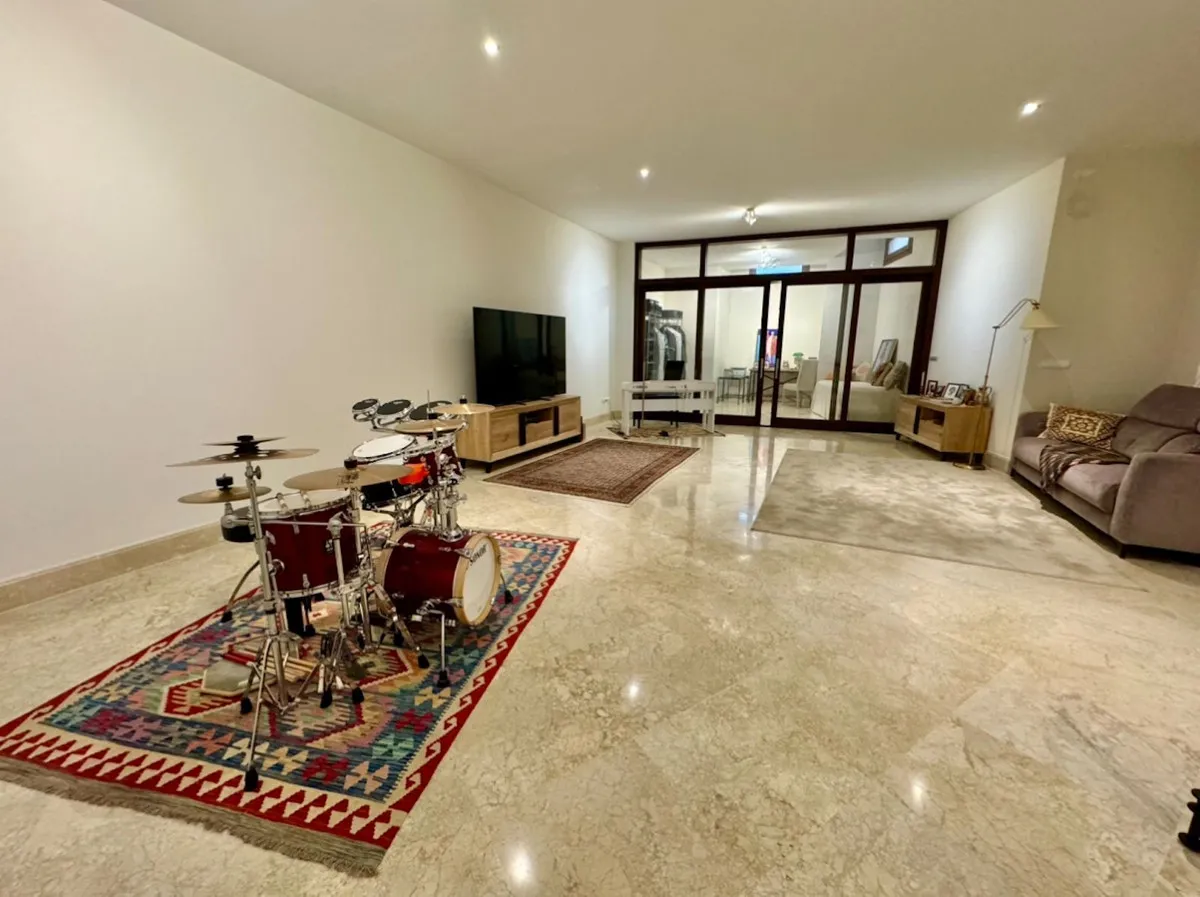 155932b8-d31e-4c9b-8a4e-78ee7cfcd970