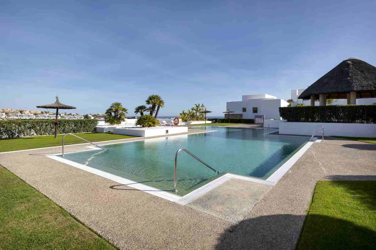 b2e18644-1b18-41da-bbe1-cf9e50ea6988