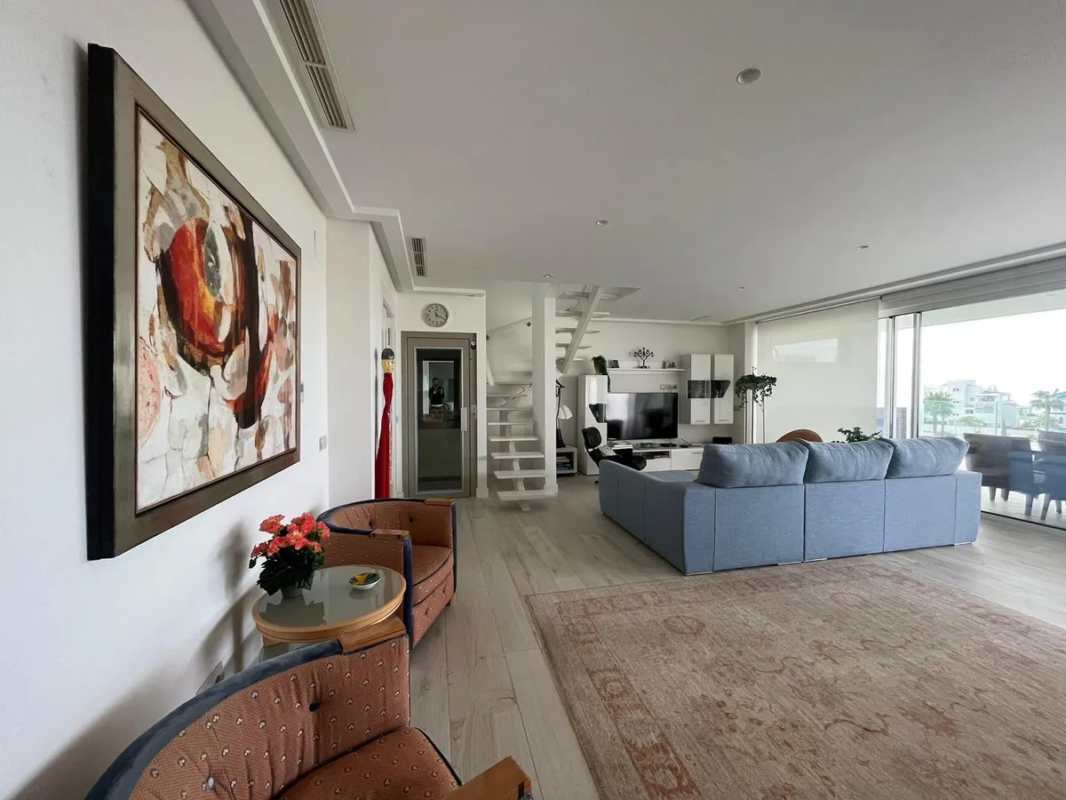 25704653-bdbb-453f-b626-74f58cf5884e