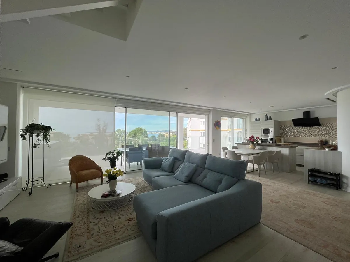 f92e975c-d043-4b26-8b55-d51a869400cb