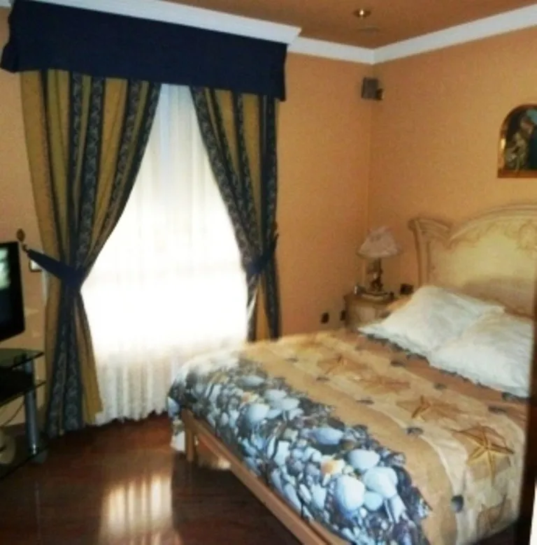 1c8f70a2-2985-4d94-bd9b-c760a92f19e1