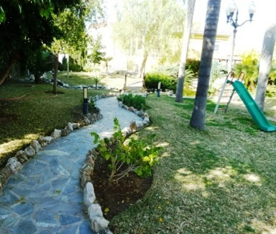 ccb9d804-4019-4930-bdef-6a0155a598c1