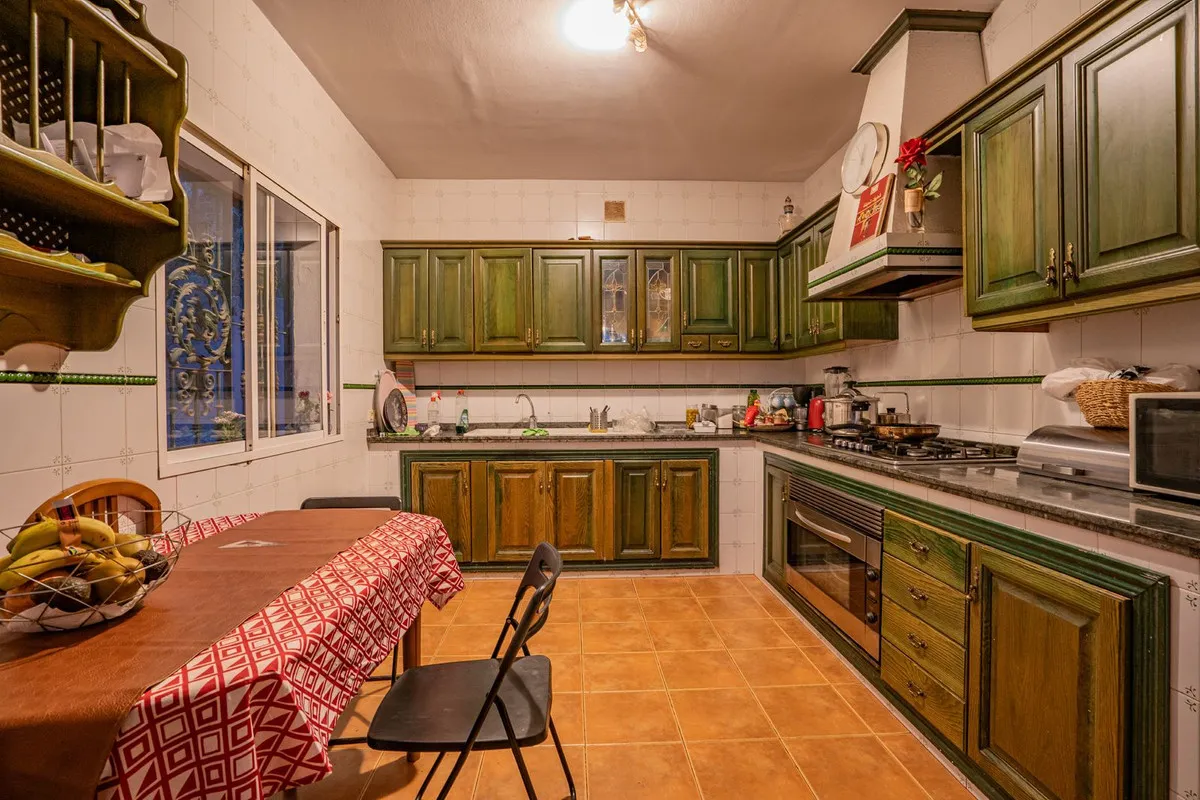 572f348f-2a46-4eaf-8647-6fc685f0282a