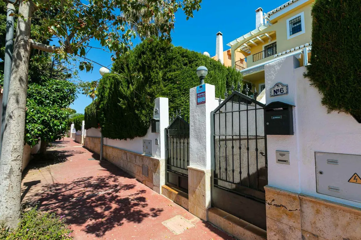 3012f874-eecd-468c-be94-dc723730cdb0