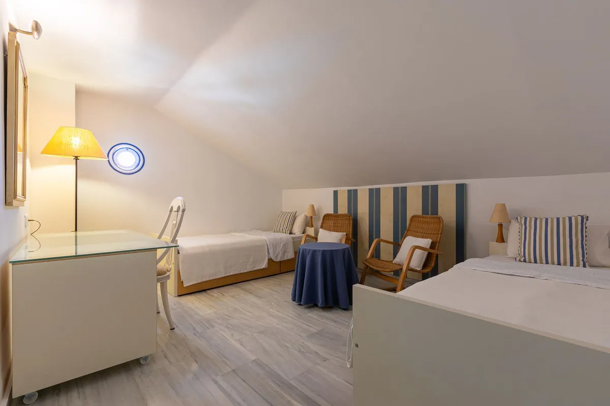 30c6fa10-d8fb-4070-8ab3-ef449d1d7fa9