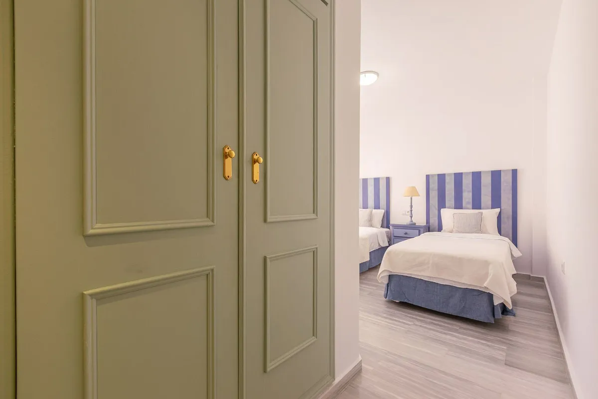 6c92b95a-88b8-4c72-89f3-a5cee403c5da