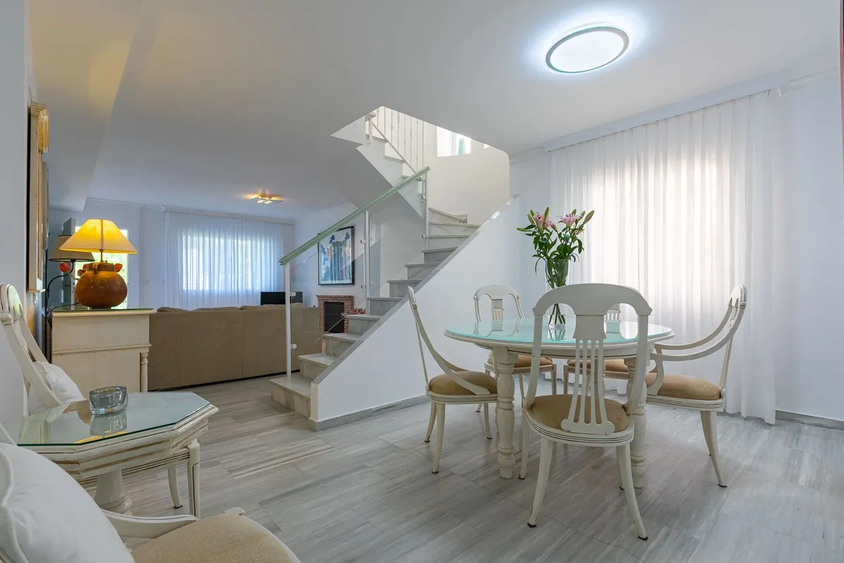 94ad27cc-ae00-47d3-9973-f899294c70e0