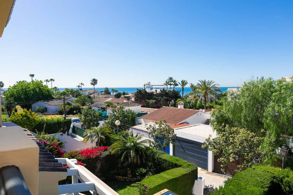 c43be1cd-0633-47c8-94ac-3a65b8247d20