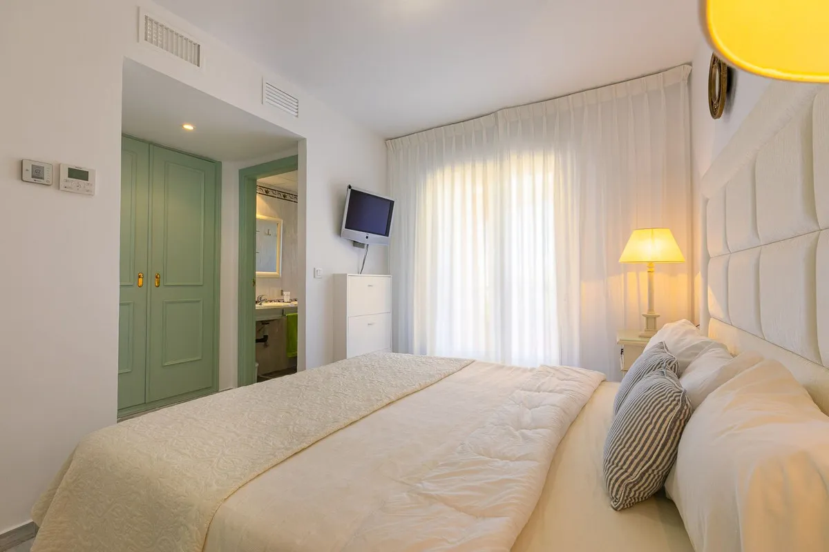 d14a9774-7938-43e4-8c3e-1ea5d65b406d