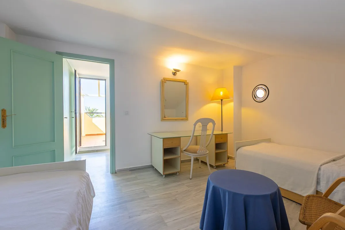 fe9347fd-0686-4e13-9136-e149f5b105b8