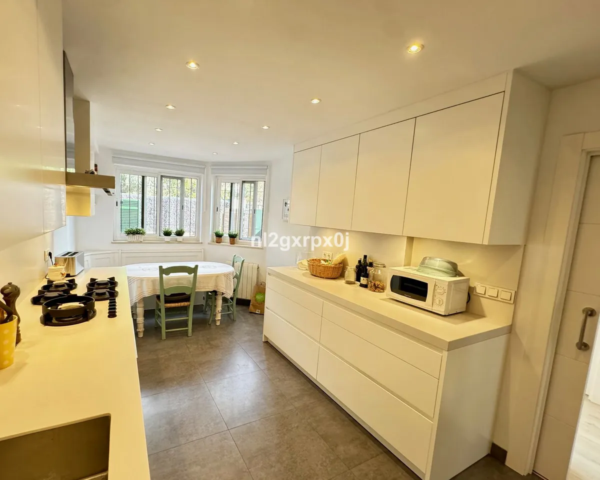 4dbb40e2-fbd1-46d9-acc2-539245d87336