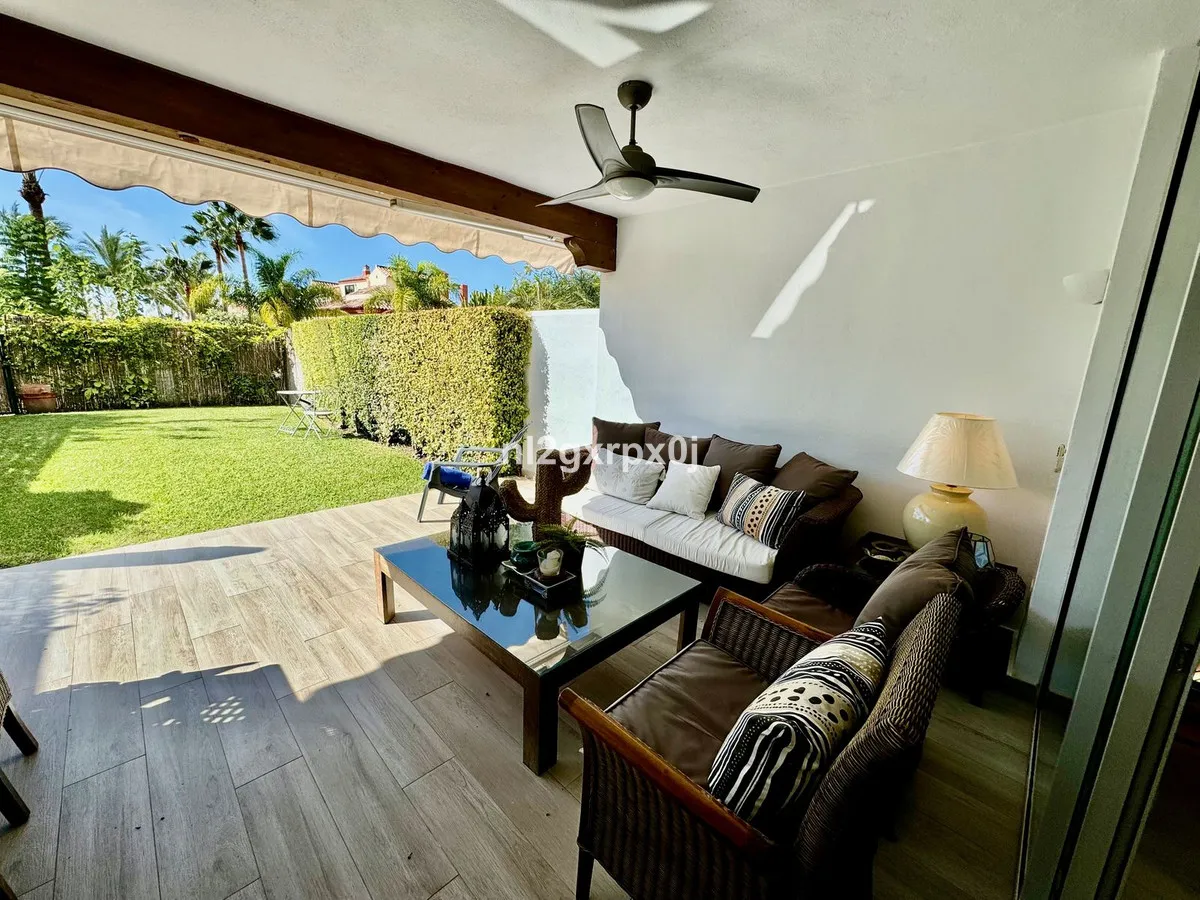 d8d503ae-b6ec-4368-9f2a-593546eb0f5e