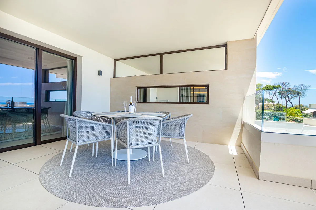 96fe0102-b2b2-471c-aa0a-f25ff65dfb95