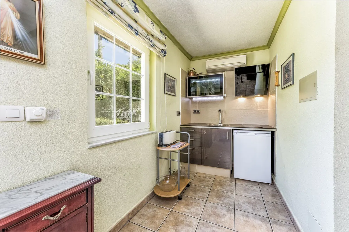 0c01351a-1e98-4bb7-a75b-8c5e3e64ba7d