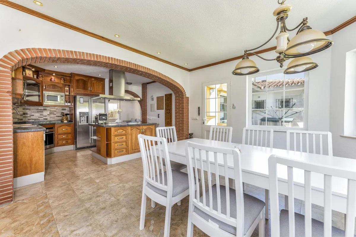 1aa35642-ec48-46db-a00e-e83dcc9140e0