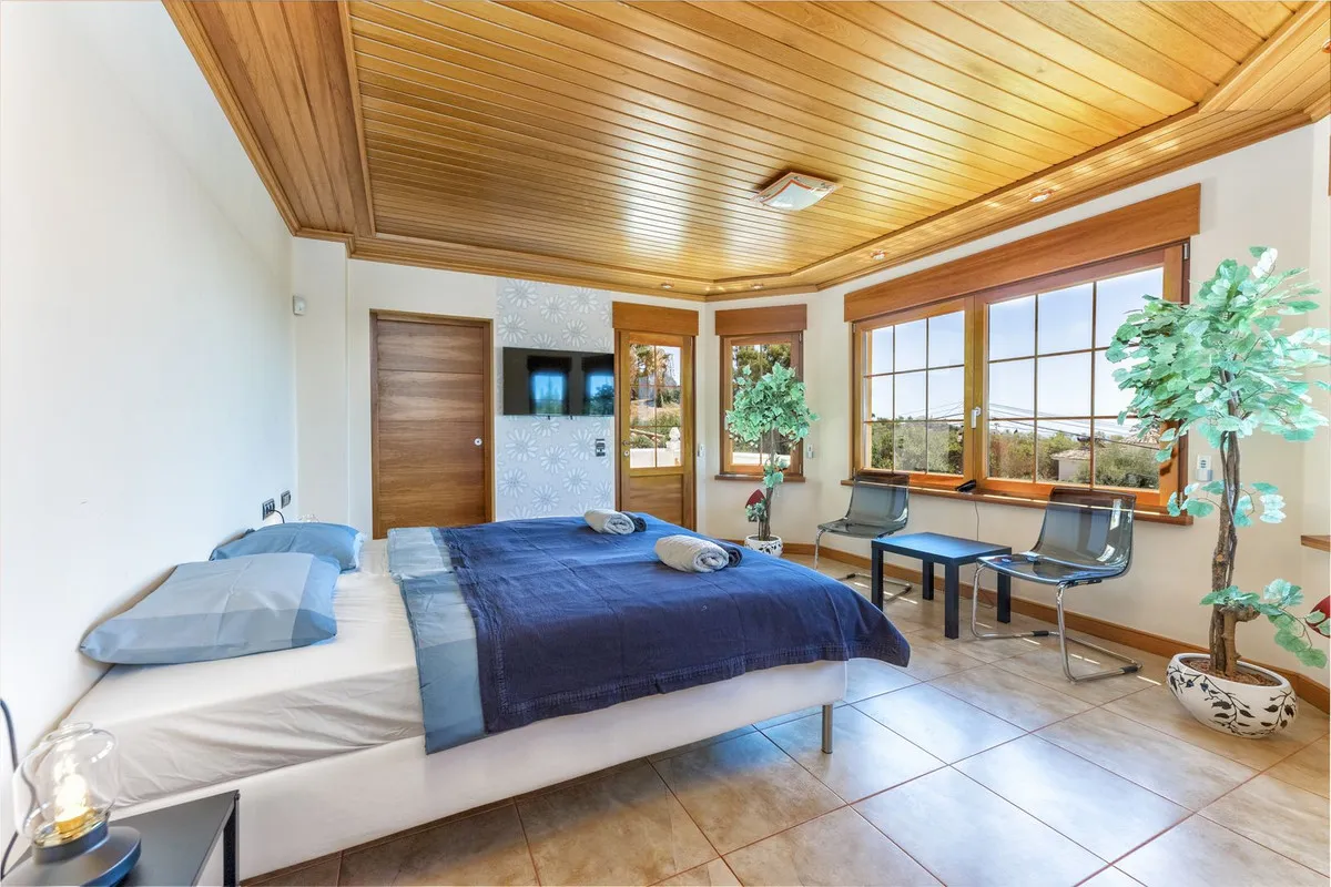 acc5b580-ca8c-48be-b559-fbbb0cbcc87f