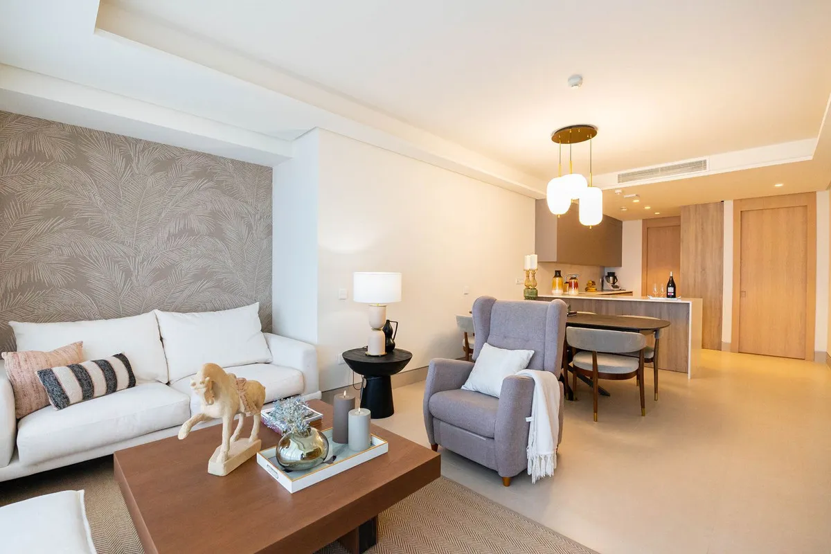 0696a9ed-09fb-4086-af5b-7ed0cde3379e