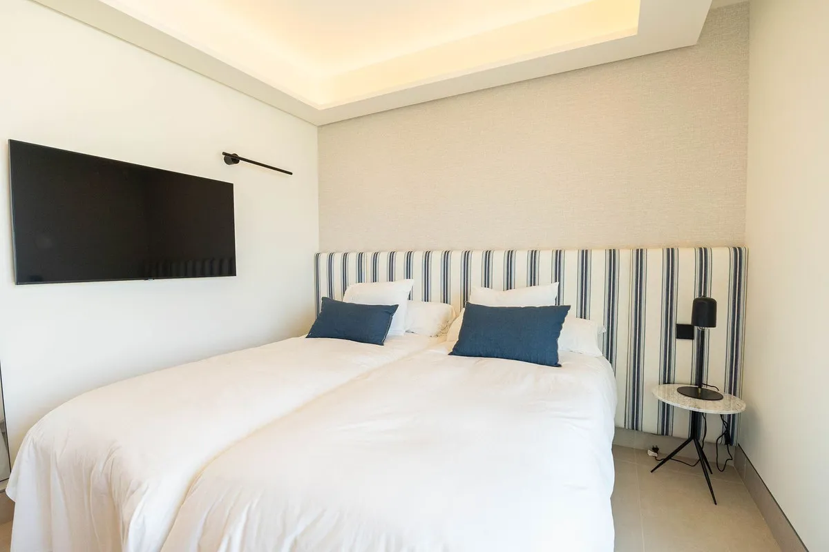 67c2f413-727c-4479-beb0-7486a43c74b4