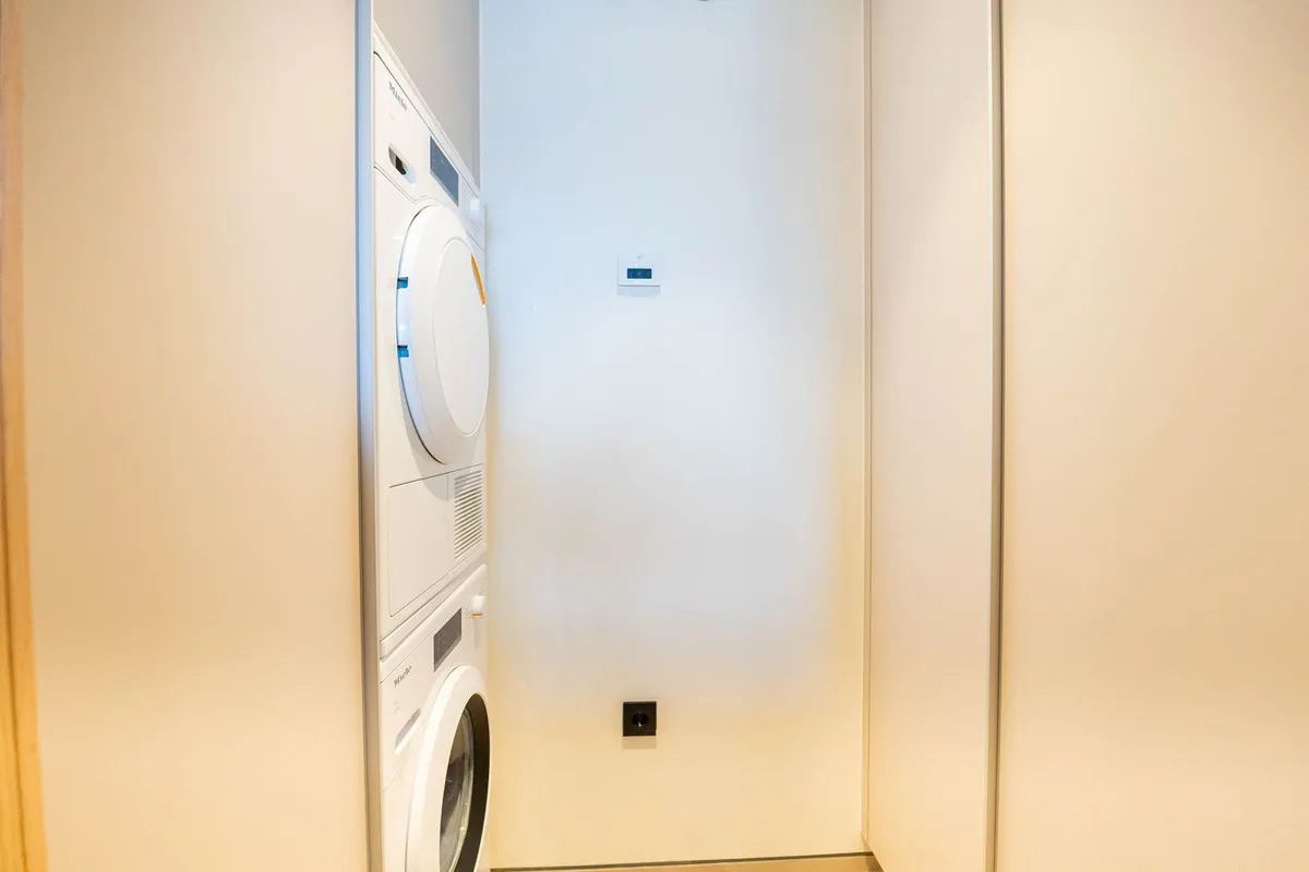 b03af208-b175-4b5f-93bc-434ace1a8002