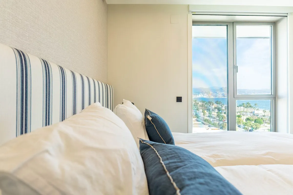 b5c15170-9f5b-48b0-983b-f9b20d7ce35c