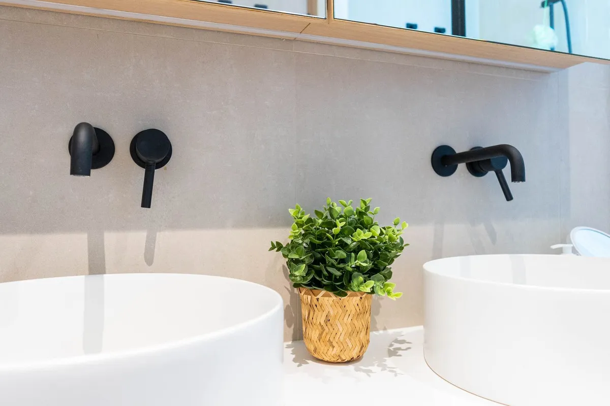 bdcb2c0b-8773-4c6e-9628-bbc97279b1ec