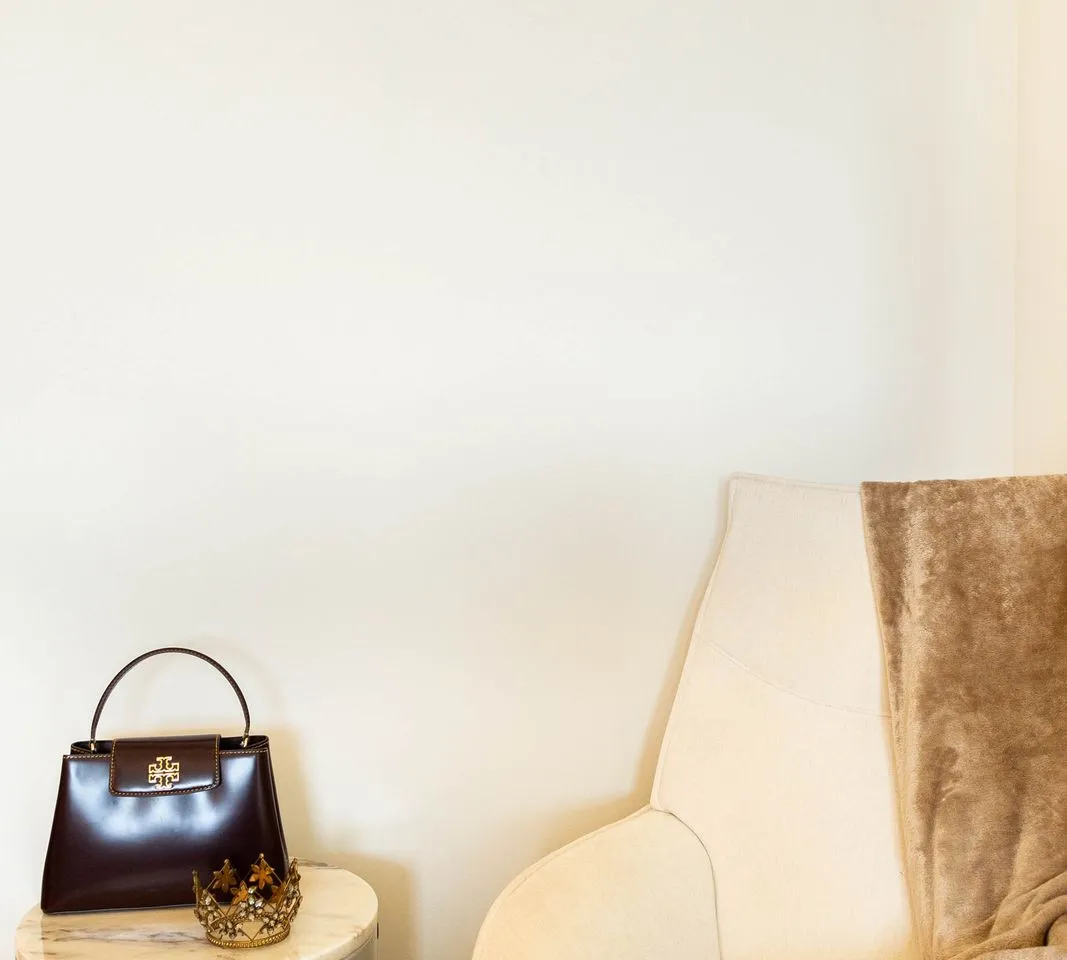 c9084d74-b846-4e9a-9923-6aeacb53de1e