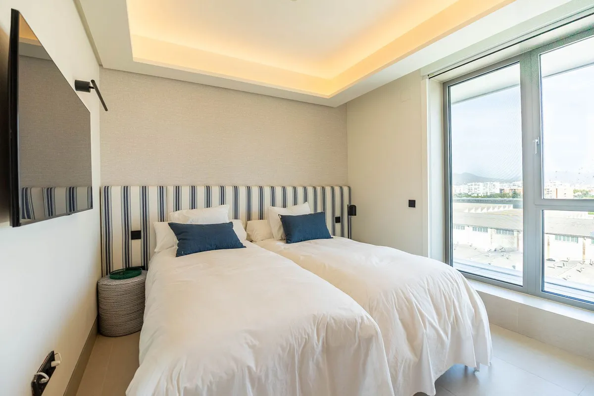 ed5d61e0-5742-437f-b827-f1dc525c4c59