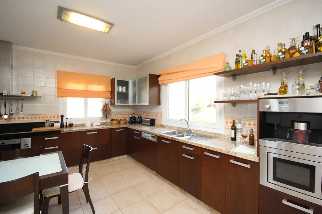 db916368-a078-47d1-a2b9-bc27602c3e44