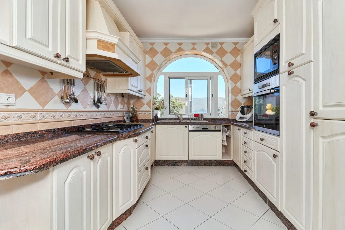 0abf0ff0-e631-4124-bb44-103d740d4330