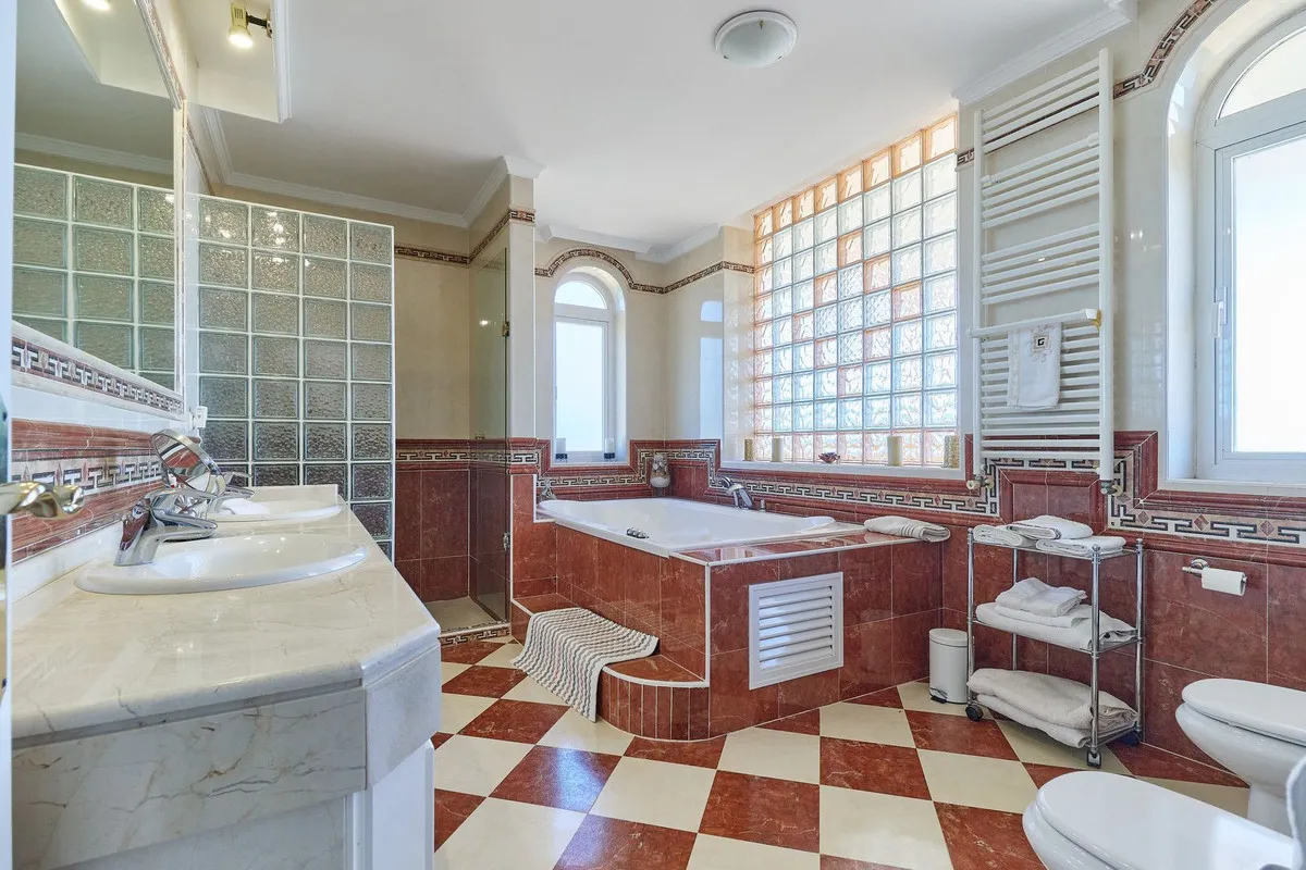 ddce606e-12c5-490d-86d5-2f39b36db37d