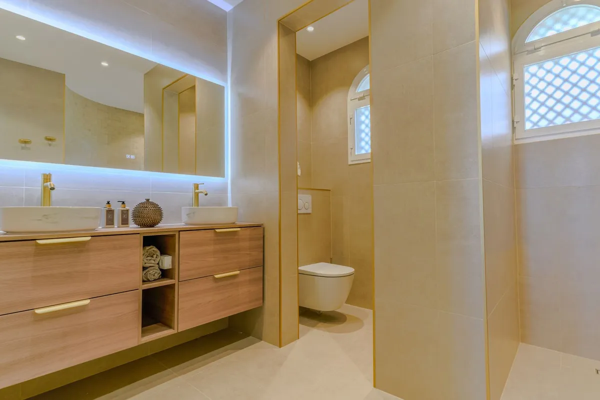 b3d5f4f4-b99a-4ca8-9238-6a794565416f