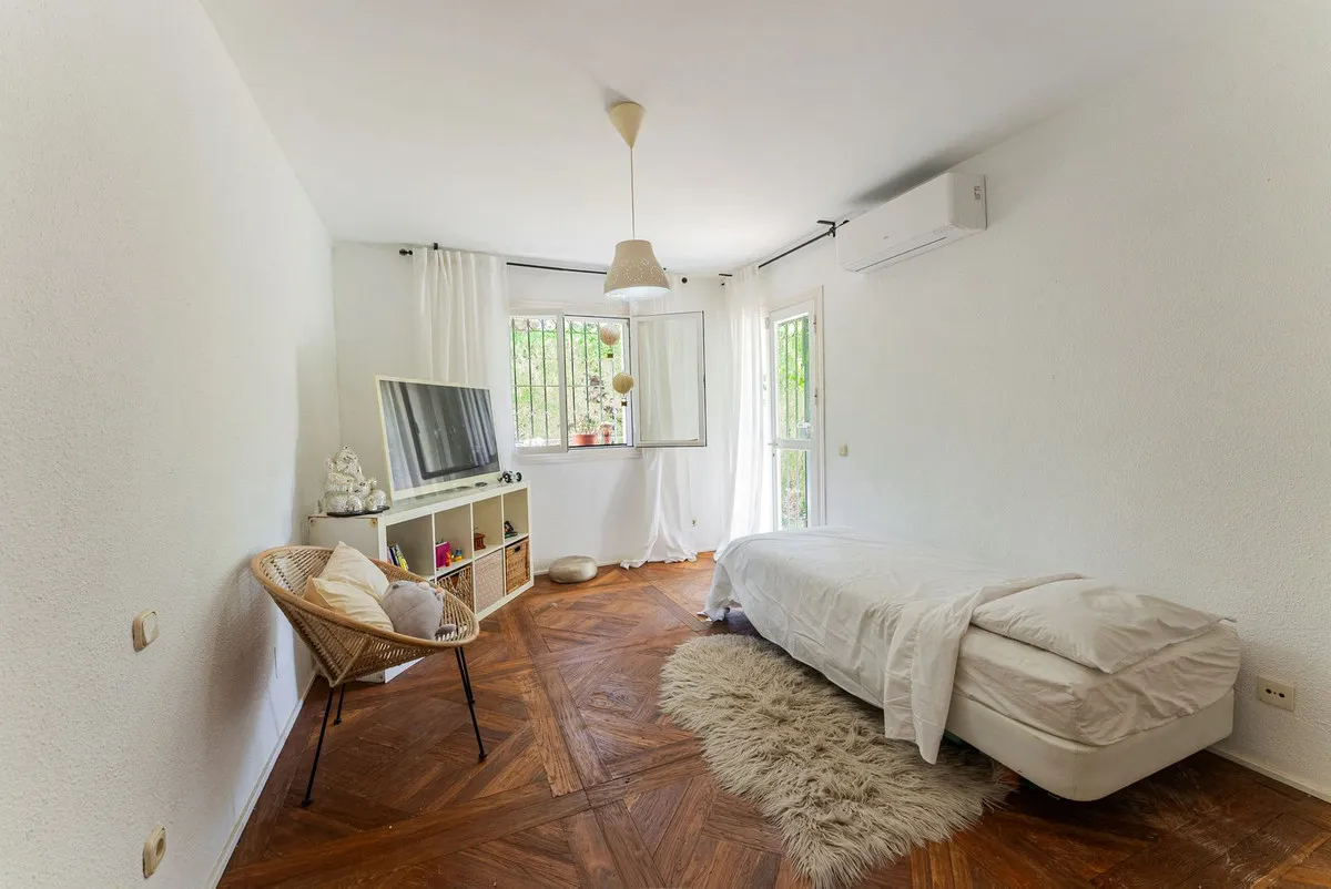 5dcc0a64-2fc3-4319-82a4-eb04fdf0a66e