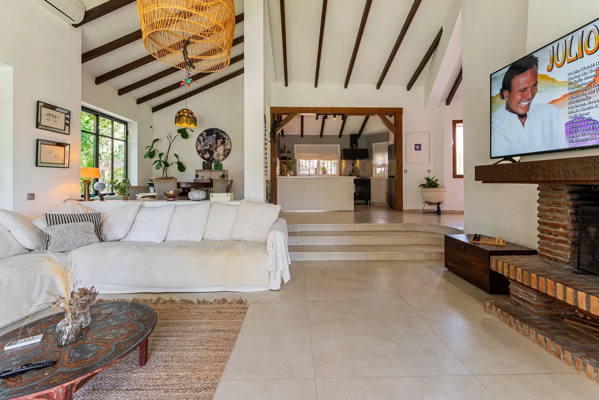 8912b8db-f5e9-45dd-899b-e89237da3c55