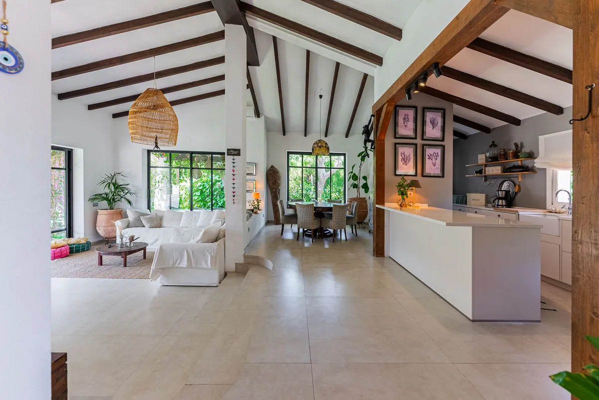 bb2871bc-c686-40c4-aaf9-4191bf8b7e91