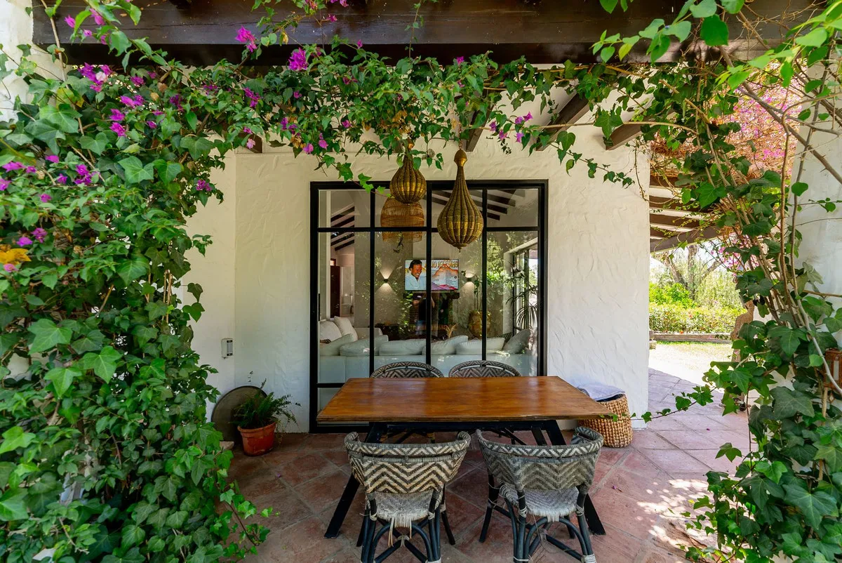 e1cf7c56-aeac-4d68-a34b-af55bebba924