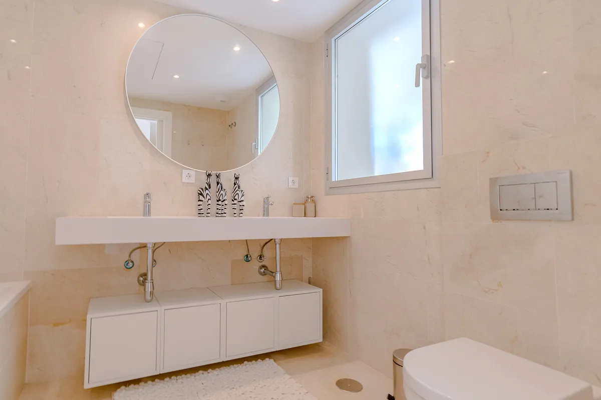 5bacac33-473b-4835-94c5-5b69826f11cb