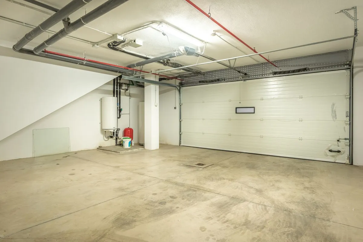 06b38178-2d00-4fe7-845c-316884bdfffd