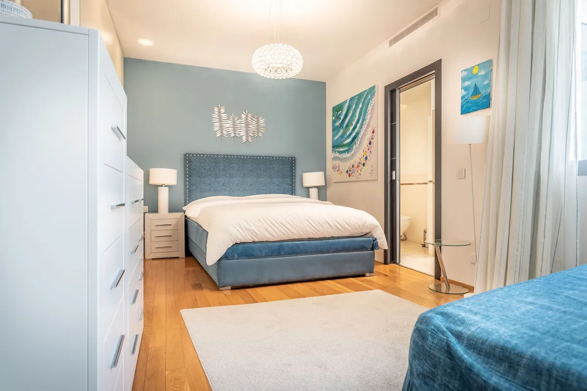 2db1a354-3e76-4ff0-9379-714d69ea3ac1