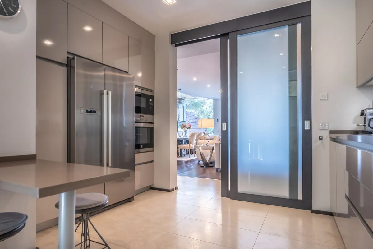 ac4a6d77-7b79-4ede-bc00-a0f2aad11281