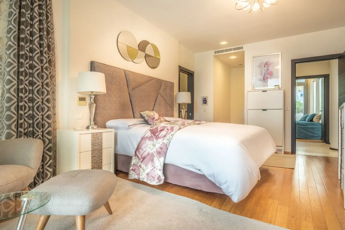 e9c17c95-dad4-422b-9e61-b2f2c380fe56