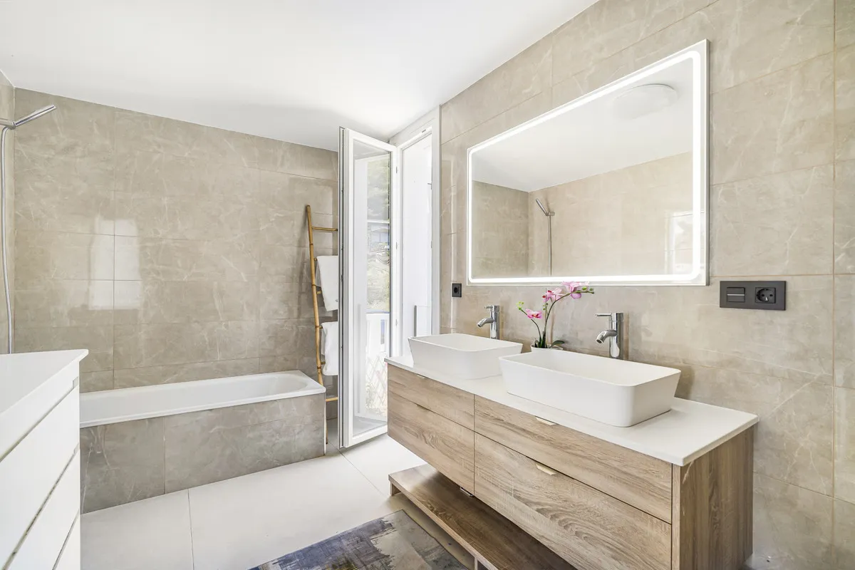 11bbde13-75f5-41a4-a24a-cea20016b40d