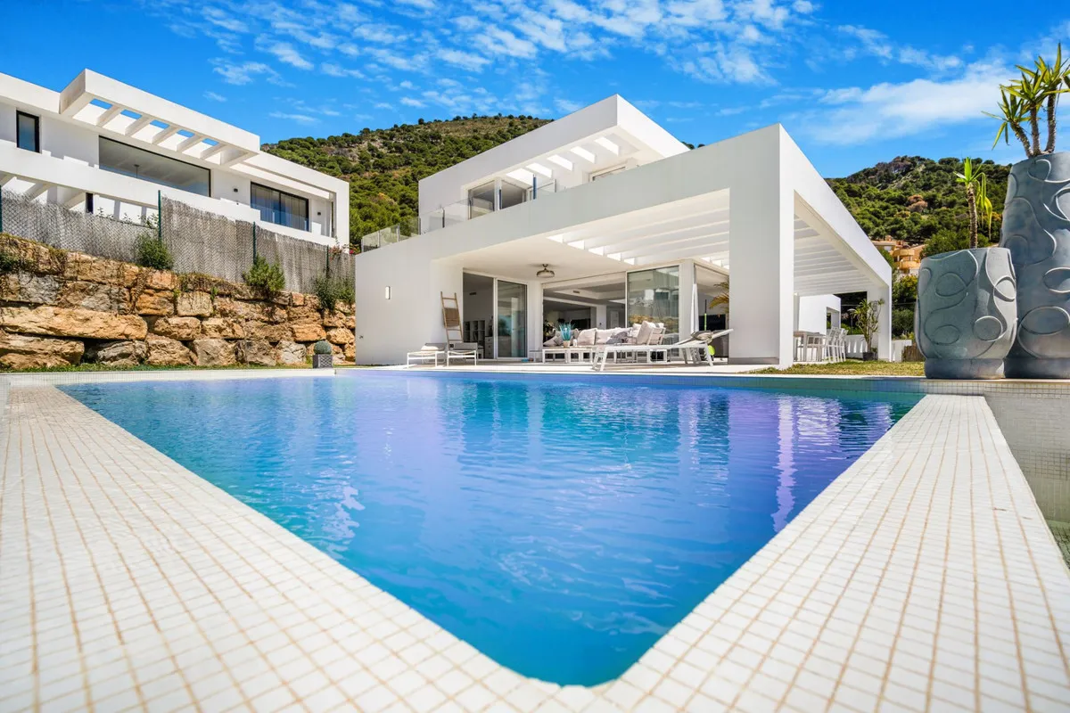 9ebe97eb-4fe3-49eb-9bb9-430f831299f7