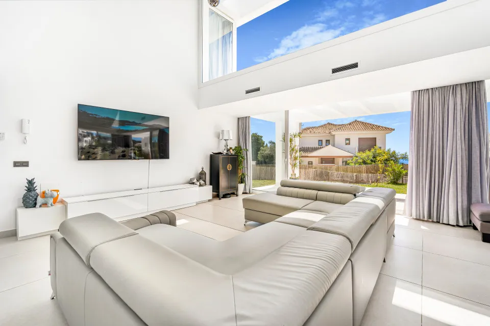 aba50d76-555a-421c-8c31-3e5e50991f42