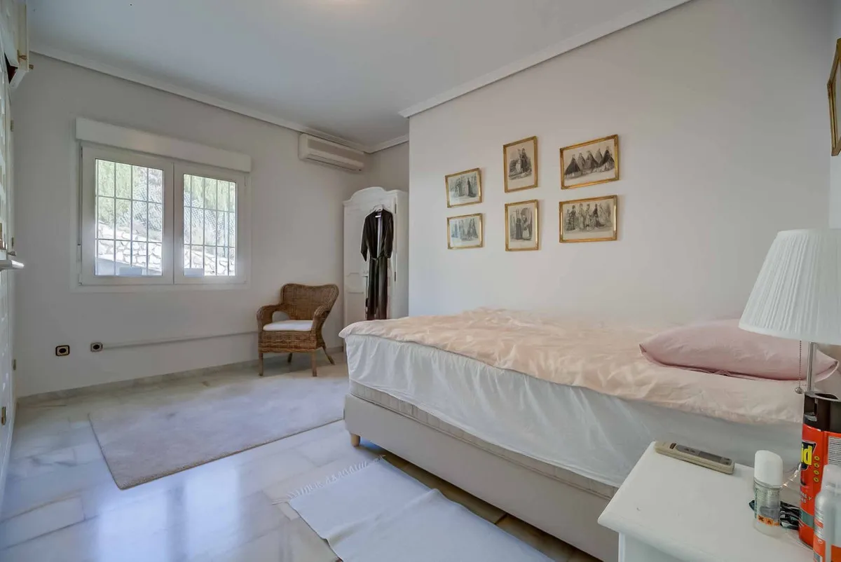 0504a8c2-63b4-42d1-91a3-90a8bd542865