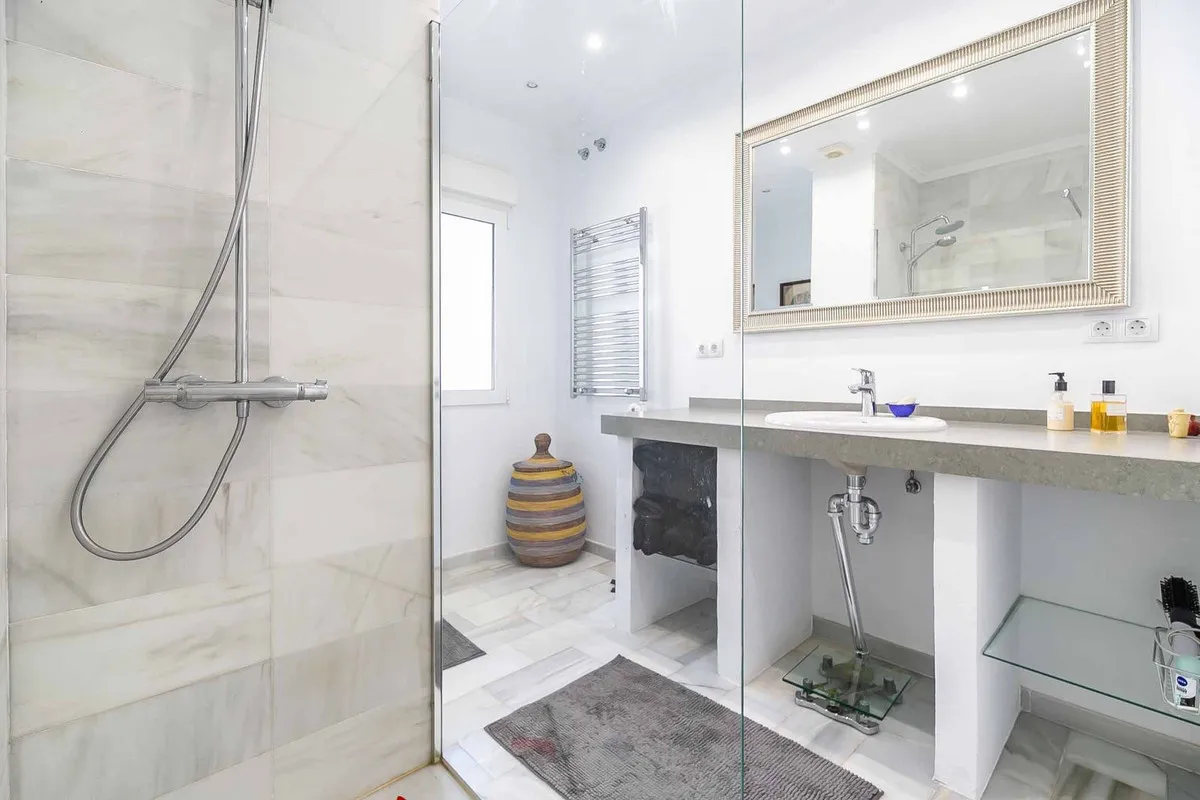 175b8bcd-b38d-4997-8093-81da8352b9a3