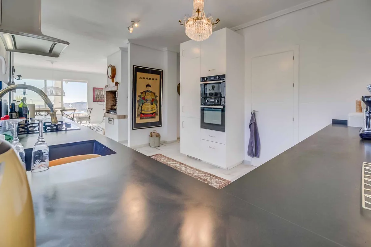 6aae958e-f953-46e6-a8dc-9126d06bb47d