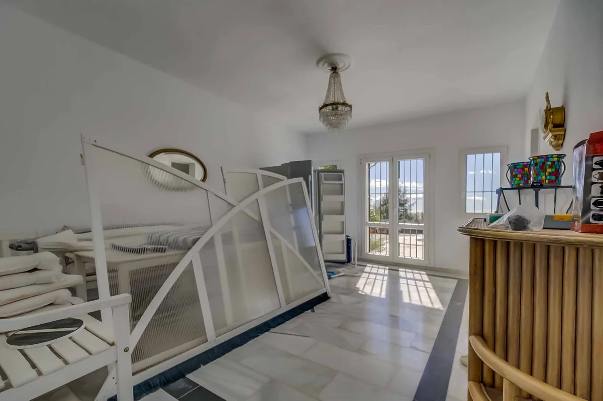 c8fcb235-9f78-42e2-9bc9-60f1f118d3c6