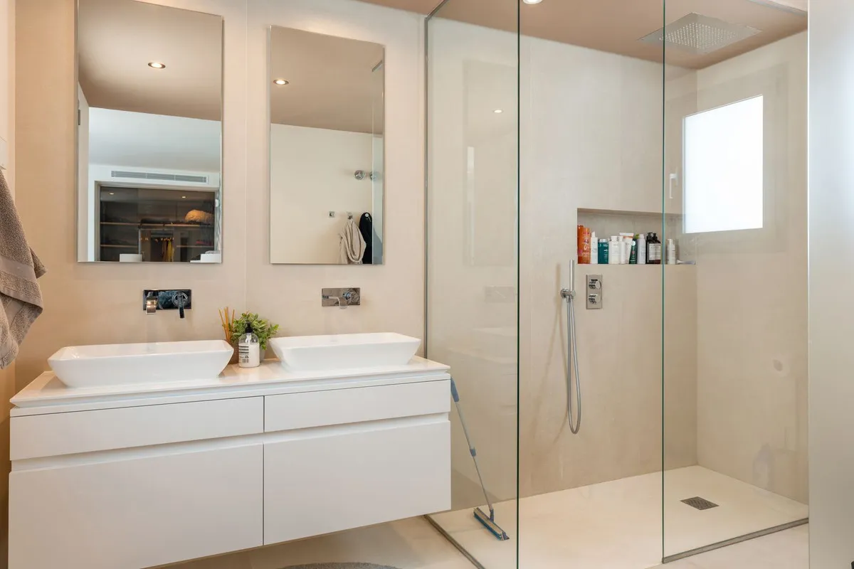 c240d75e-5760-4436-aa9b-1236588406c6