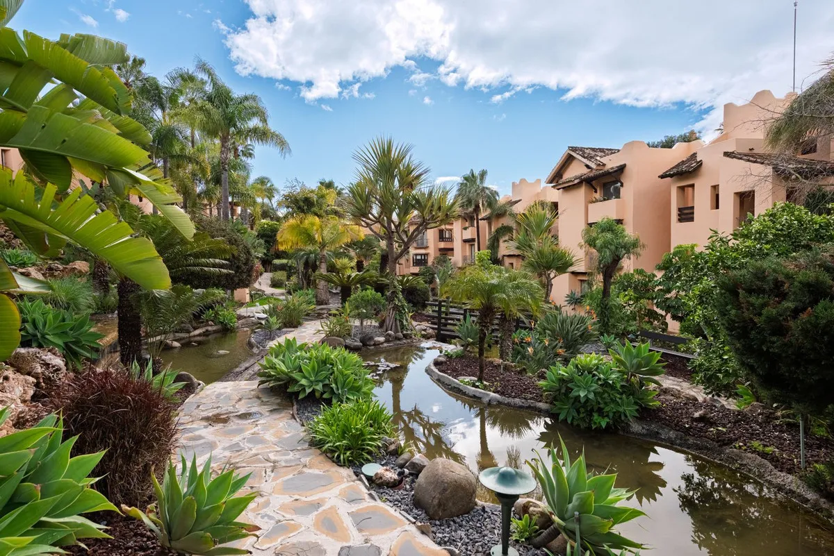 28c2c5af-4f8b-4f39-9701-4becfc47a237