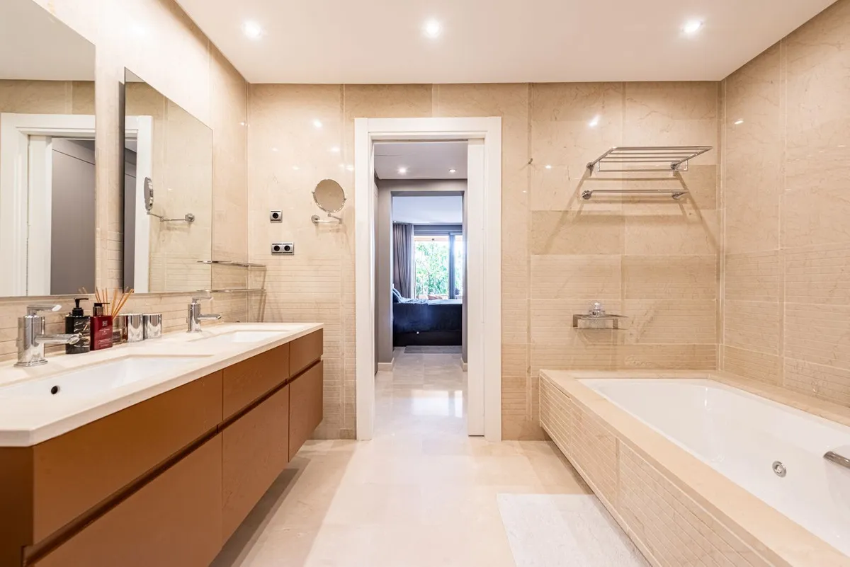 61a4ecc5-b772-4f58-a7ad-8a44a65ab08c